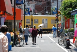 写真：中井駅商店街の風景