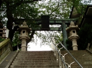 市谷亀岡八幡宮の銅鳥居