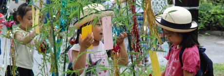 写真：色鮮やかに飾りつけ