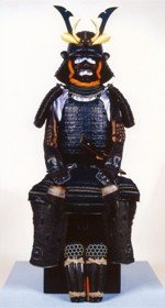 酒井忠勝所用黒絲威桶側二枚胴具足(酒井家蔵)