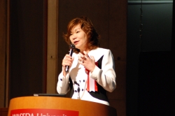 写真:内永ゆか子さんによる基調講演