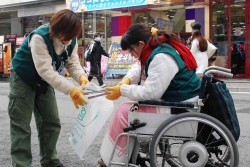 写真:3月8日のコラボ清掃