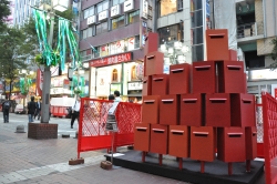 写真：歌舞伎町セントラルロードの空間アート作品