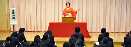 写真:宝井一凛さんの講談