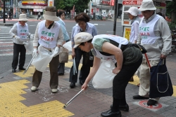 写真：歌舞伎町周辺で清掃活動