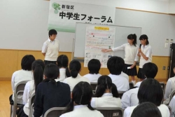 写真:発表をする子どもたち