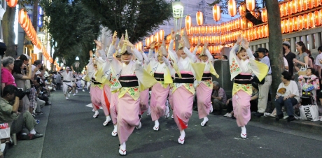 写真：迫力ある阿波踊り