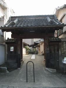 浄栄寺の山門「甘露門」