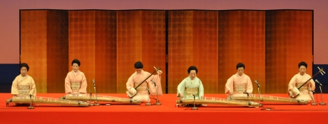 写真:山勢松韻さんの筝曲演奏