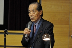 写真:講演する高階さん