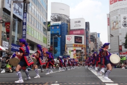 写真:アルタ前での演舞