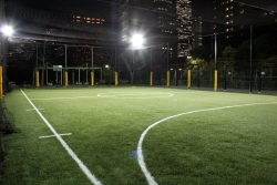 写真:ナイター設備も完備