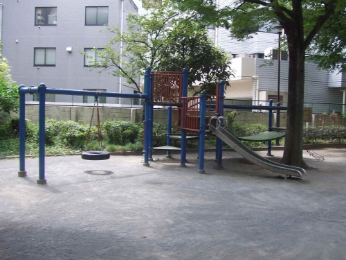 写真:複合遊具