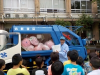 ごみ収集車見学（カッティングカー）画像