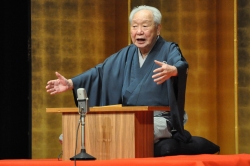 写真:三遊亭金馬の落語