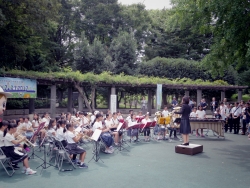 写真：戸塚第一小児童による吹奏楽演奏