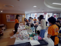 写真:来館者でにぎわう地域センター