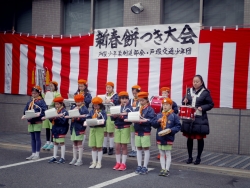 写真：戸塚交通少年団の皆さんによる演奏