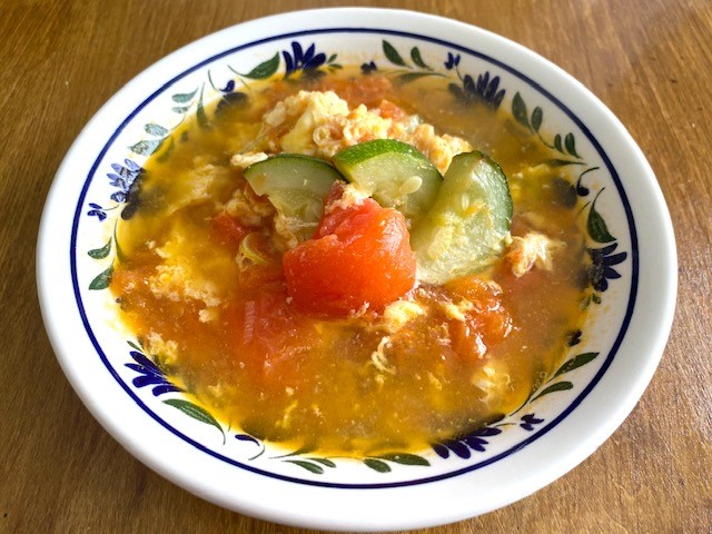 ズッキーニとトマトの中華風スープ