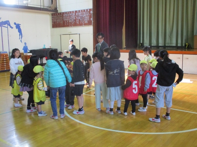 四谷第六幼稚園は四谷第六小学校と連携しています。画像