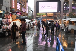 歌舞伎町シネシティ広場にキッチンカーが集結 「FOOD TRUCK FES in SHINJUKU KABUKICHO」開催!小写真2
