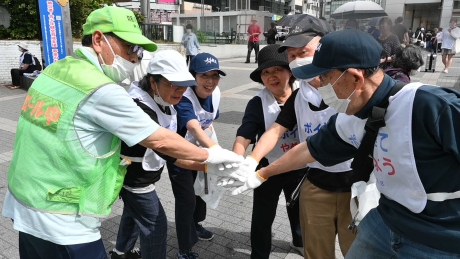 気合を入れる参加者の皆さん