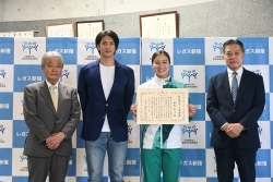パリ2024オリンピック 競泳競技日本代表 牧野紘子選手が新宿区スポーツ栄誉賞を受賞小写真3