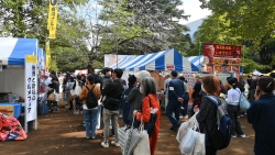 世界と新宿のグルメフェア