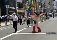 写真[3]：パレードの様子[3]