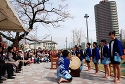 写真:富久小学校児童の和太鼓