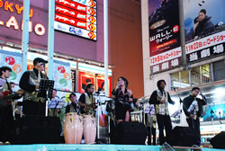 写真:サルサバンドの演奏