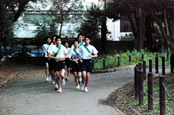 写真:戸山公園での練習風景