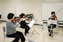 写真：バイオリンのクラス