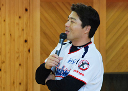写真:質問に答える真中さん
