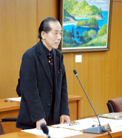 写真：懇談会会長の高階秀爾さん