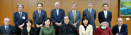 写真:委員の集合写真