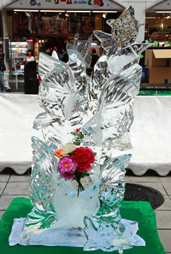 写真:最優秀賞の作品「花畑の中で!」