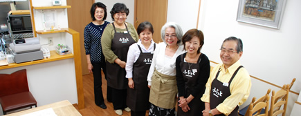 写真:スタッフの皆さん