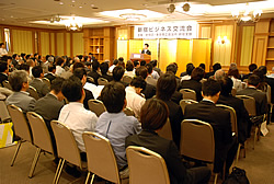 写真:優良企業のプレゼンテーション