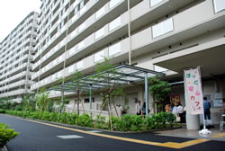 写真:施設の入口