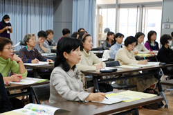 写真:受講する中山区長