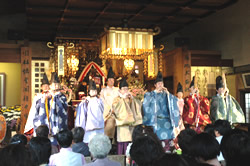 写真:経王寺「はなまつり」の音楽会