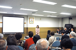 写真:モデル収集の説明会