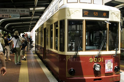 写真:都電「漱石号」