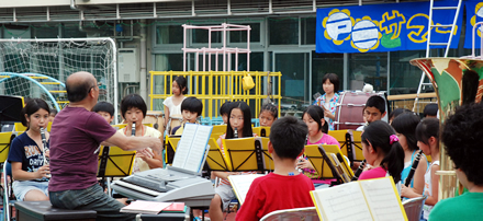 写真：子どもたちの演奏