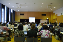 写真:多くの人が訪れた会場