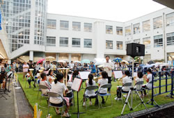 写真：戸塚第一小学校ブラスバンド部の演奏