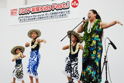 写真:フラダンス教室のステージ