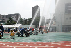 写真:放水訓練