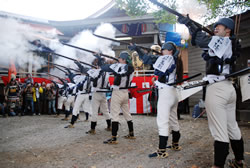 写真：百人隊同心の立ち放ち・皆中稲荷神社